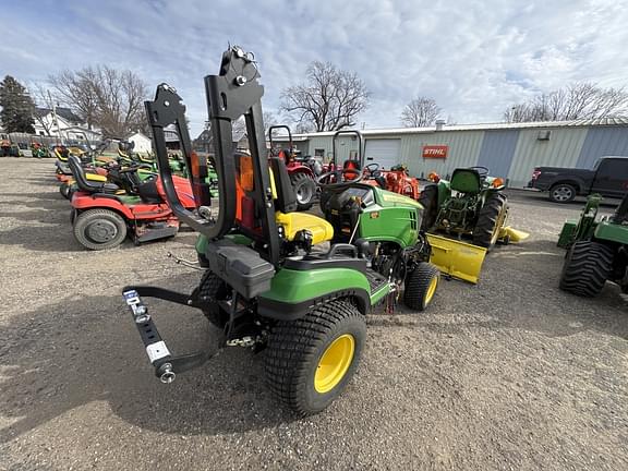 Image of John Deere 1025R equipment image 3