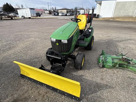 Image of John Deere 1025R equipment image 1