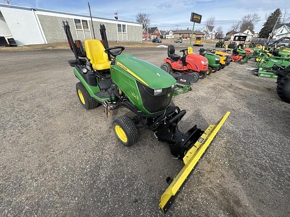 Image of John Deere 1025R Primary image