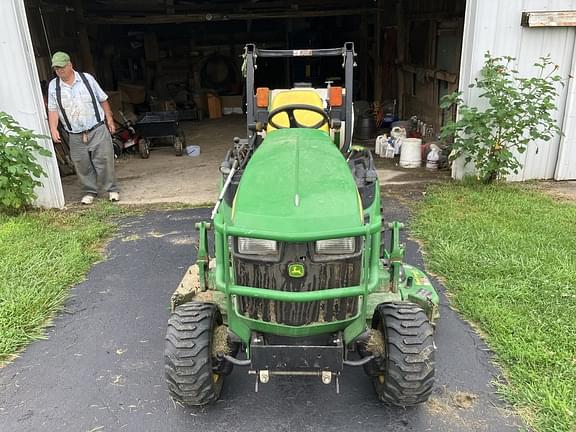 Image of John Deere 1025R equipment image 2