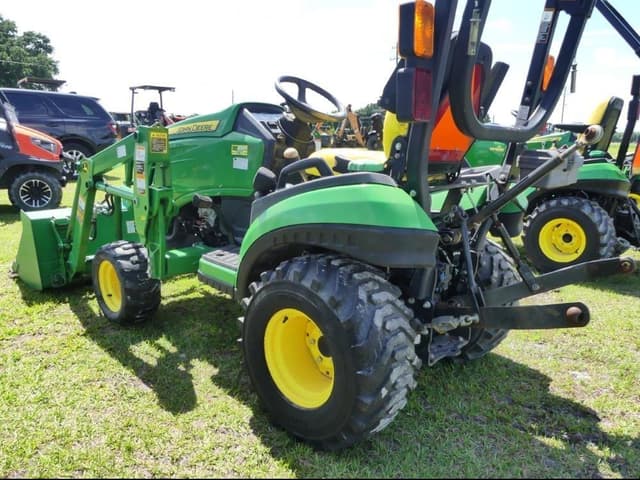 Image of John Deere 1025R equipment image 3