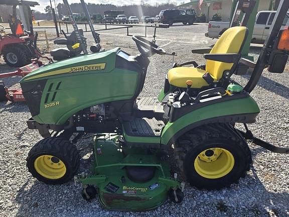 Image of John Deere 1025R equipment image 1