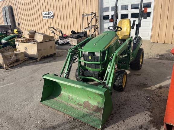 Image of John Deere 1025R equipment image 3
