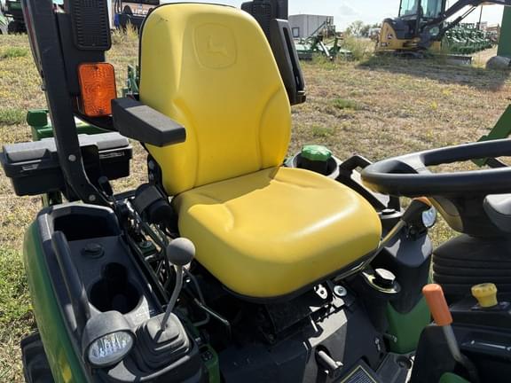 Image of John Deere 1025R equipment image 4