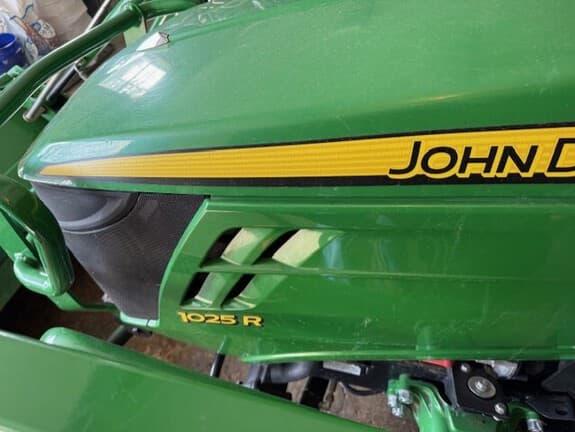 Image of John Deere 1025R equipment image 2