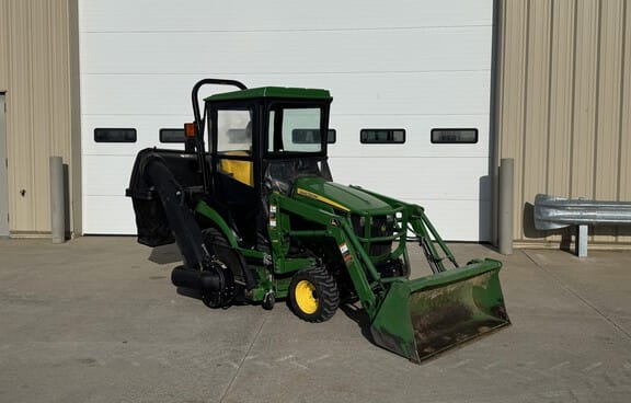 2014 John Deere 1025R Equipment Image0