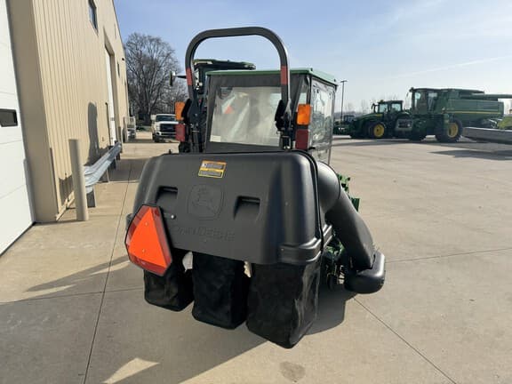 Image of John Deere 1025R equipment image 3