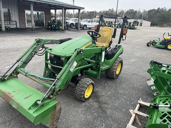 Image of John Deere 1025R equipment image 3