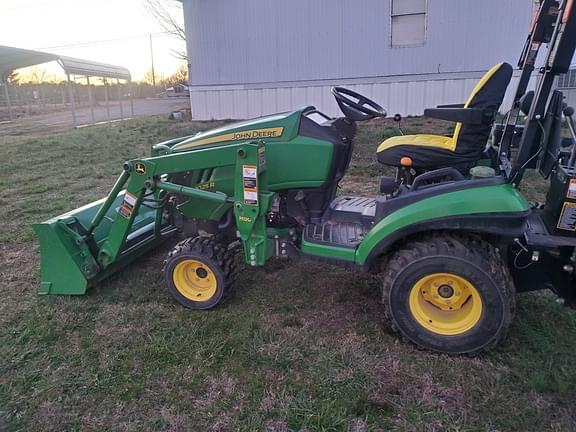 Image of John Deere 1025R equipment image 3