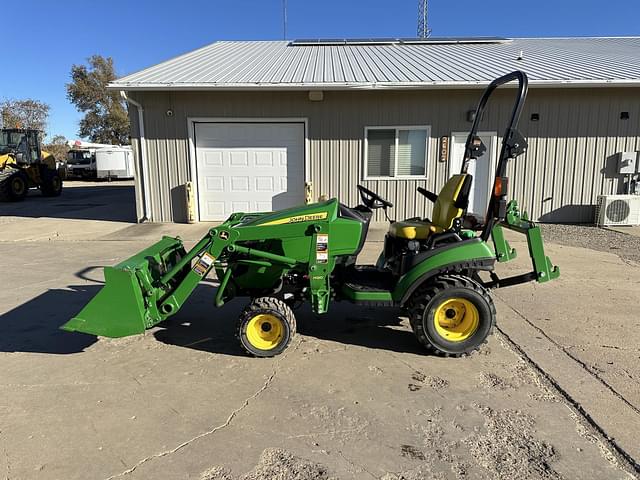 Image of John Deere 1025R equipment image 2