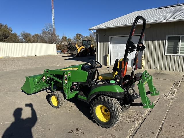 Image of John Deere 1025R equipment image 3