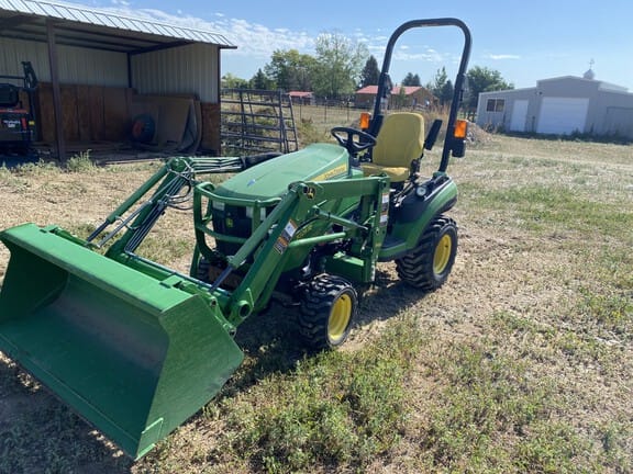 2014 John Deere 1025R Equipment Image0