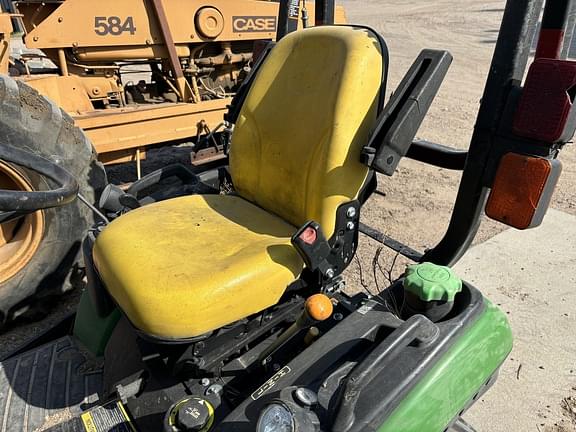 Image of John Deere 1025R equipment image 4