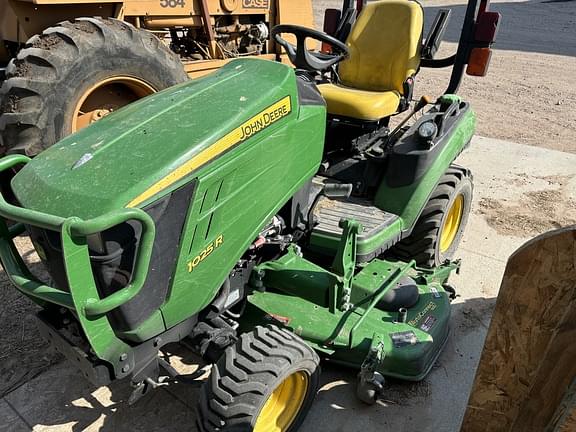 Image of John Deere 1025R equipment image 1