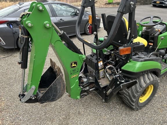 Image of John Deere 1025R equipment image 3