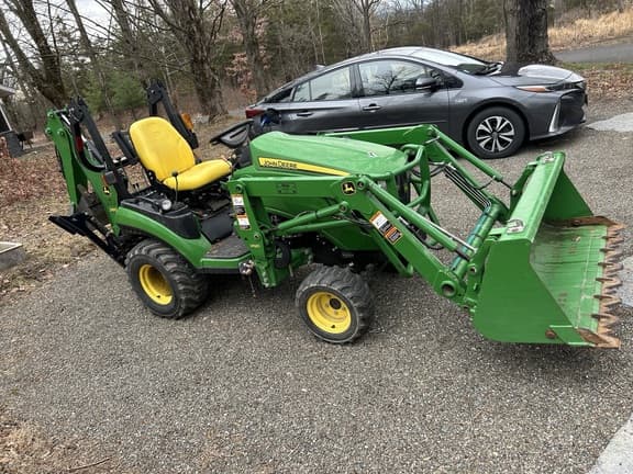 Image of John Deere 1025R equipment image 1