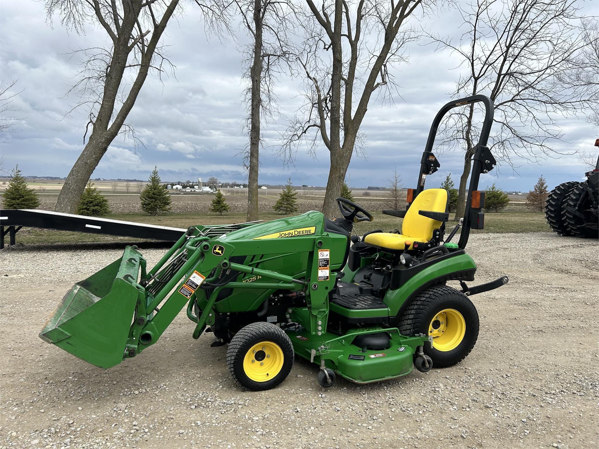 Main image John Deere 1025R