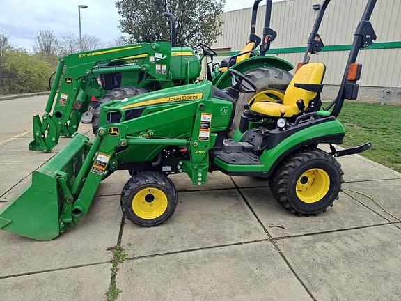 Image of John Deere 1025R equipment image 3