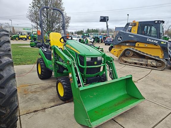 Image of John Deere 1025R equipment image 1