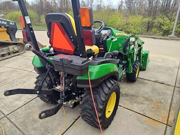 Image of John Deere 1025R equipment image 4