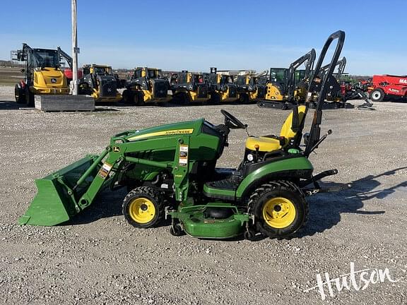 Image of John Deere 1025R equipment image 3