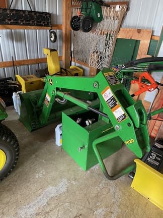 Image of John Deere 1025R equipment image 3