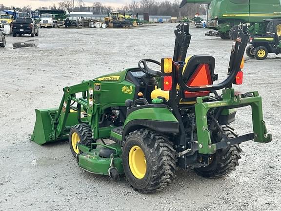 Image of John Deere 1025R equipment image 4