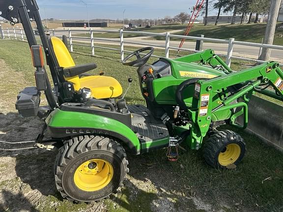 Image of John Deere 1025R equipment image 2