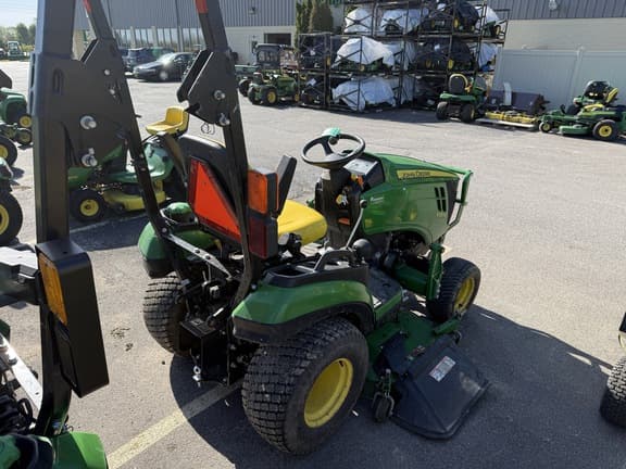 Image of John Deere 1025R equipment image 2