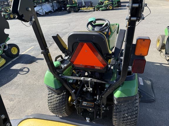 Image of John Deere 1025R equipment image 3