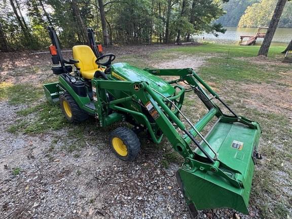 Image of John Deere 1025R equipment image 4