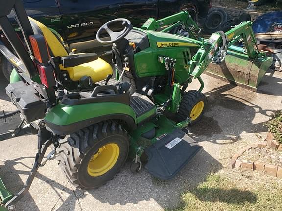 Image of John Deere 1025R equipment image 2