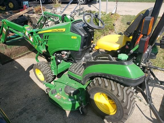 Image of John Deere 1025R equipment image 3