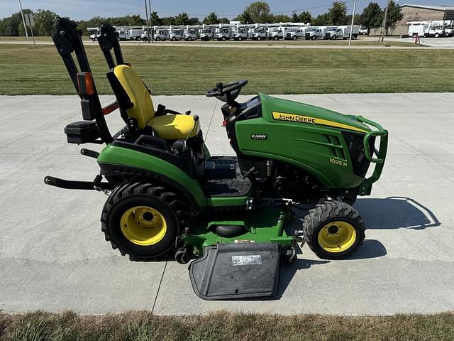 Image of John Deere 1025R equipment image 1