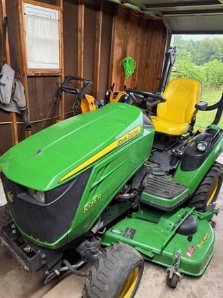 Image of John Deere 1025R equipment image 3