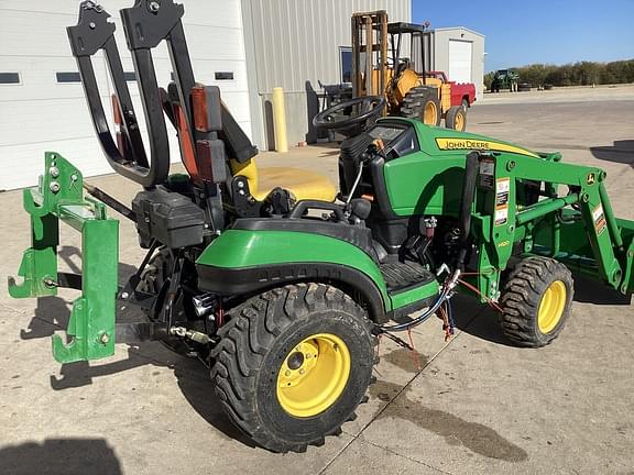 Image of John Deere 1025R equipment image 3