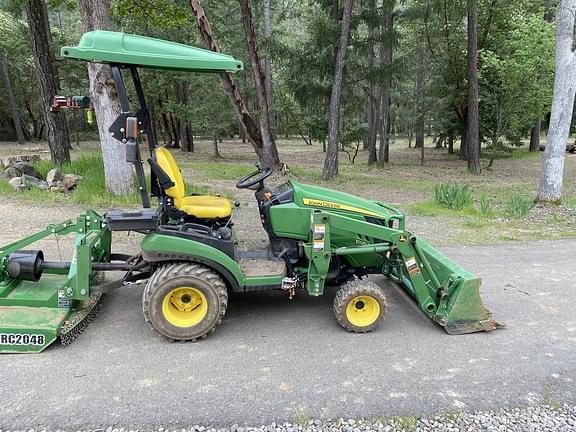 Image of John Deere 1025R equipment image 3