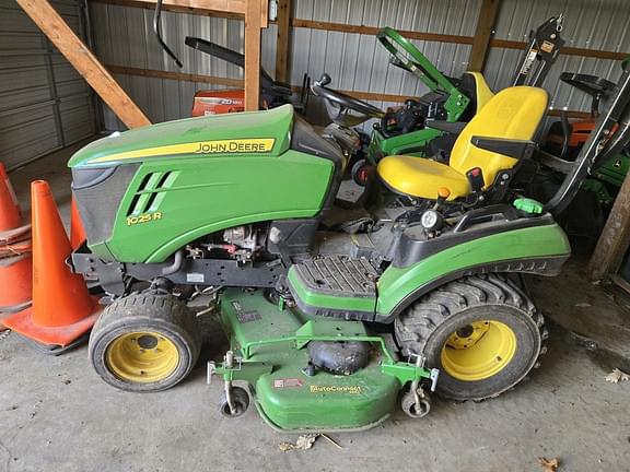 Image of John Deere 1025R equipment image 1