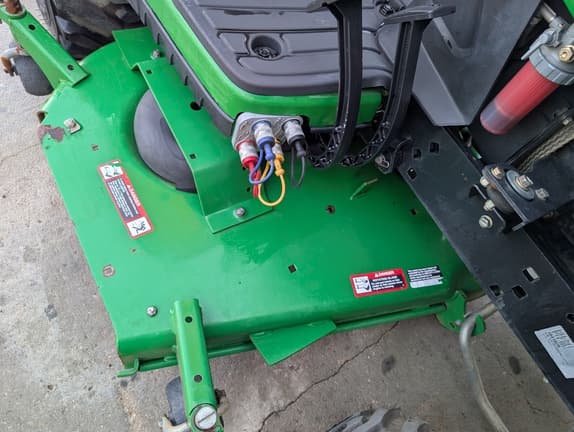 Image of John Deere 1025R equipment image 4
