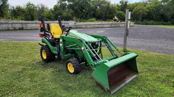 2014 John Deere 1025R Equipment Image0