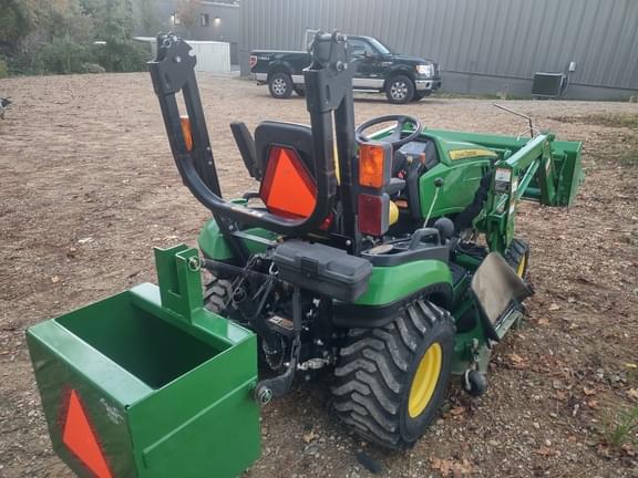 Image of John Deere 1025R equipment image 3