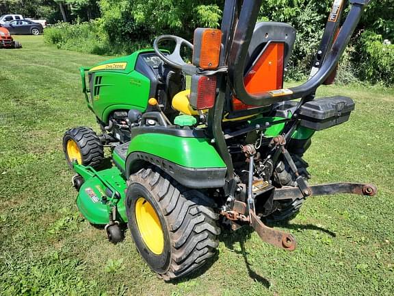 Image of John Deere 1025R equipment image 2