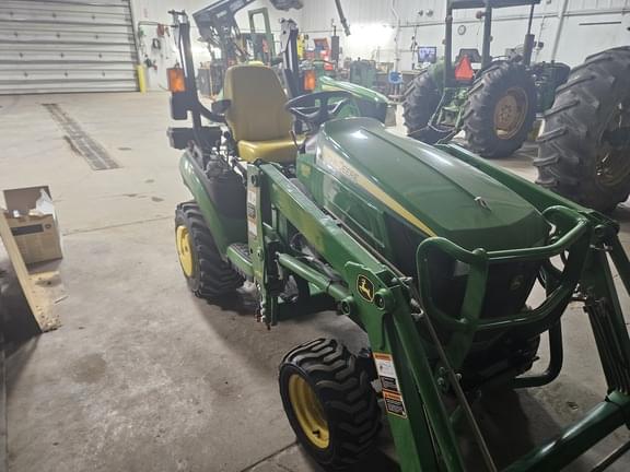 Image of John Deere 1025R equipment image 3