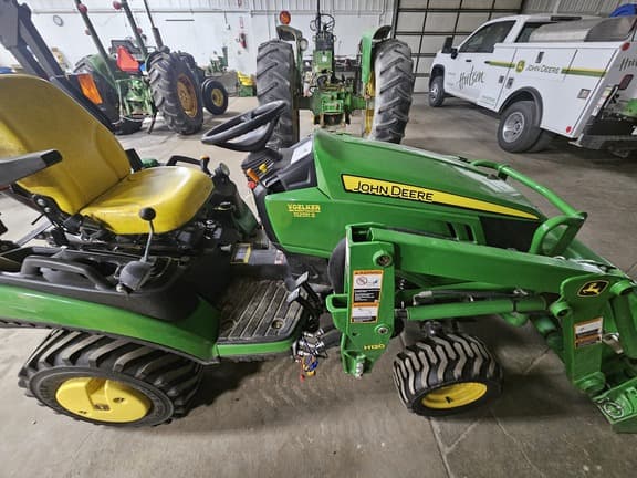 Image of John Deere 1025R equipment image 4
