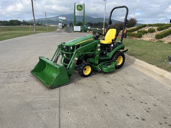 2014 John Deere 1025R Equipment Image0