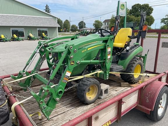 Image of John Deere 1025R equipment image 1