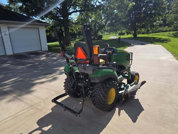 Image of John Deere 1025R equipment image 3