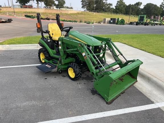 Image of John Deere 1025R equipment image 2