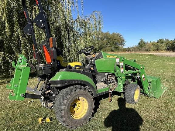 Image of John Deere 1025R equipment image 4