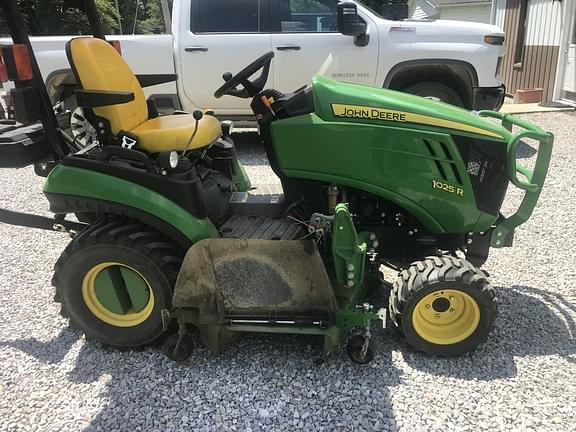 Image of John Deere 1025R equipment image 3